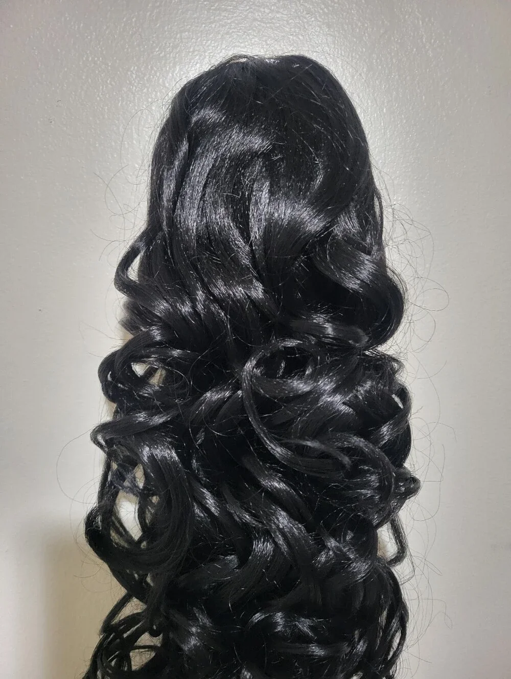 Vanessa synthetic hair